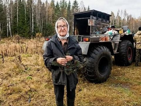 Иркутск: Тайгад төөрсөн ахмад настанг дөрөв хоногийн дараа эсэн мэнд олжээ
